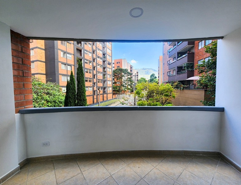 Apartamento en Alquiler en Envigado barrio Otra Parte