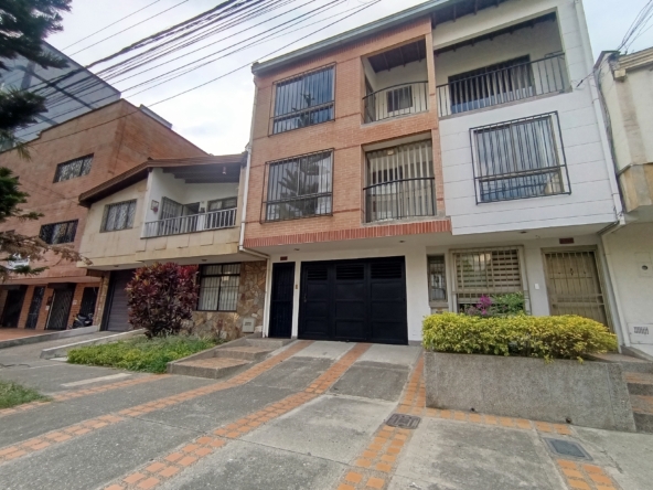 Casa en Alquiler Convencional, Barrio Los Colores