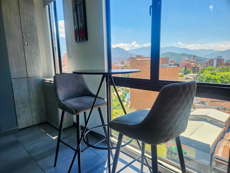 Apartamento Amoblado en Medellín. Laureles.