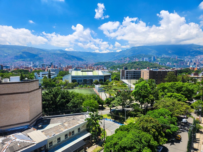 Apartamento Amoblado en Medellín. Laureles.