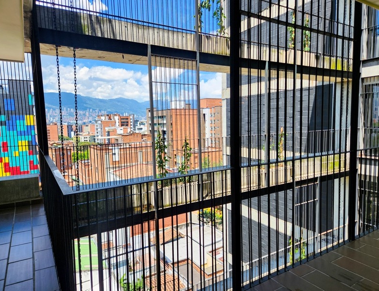 Apartamento Amoblado en Medellín. Laureles.