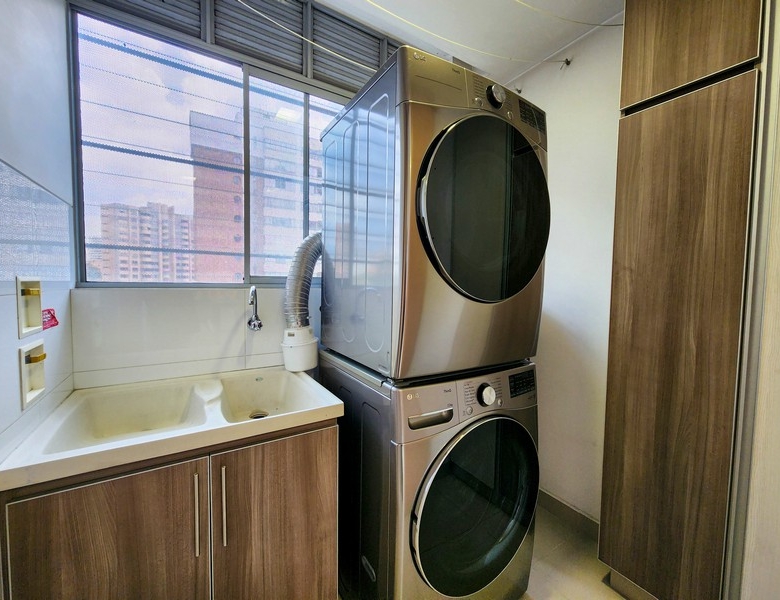 Apartamento Amoblado en Medellín. El Poblado