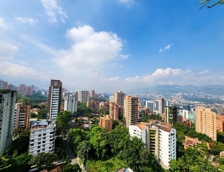 Apartamento Amoblado en El Poblado, Sector Alejandria