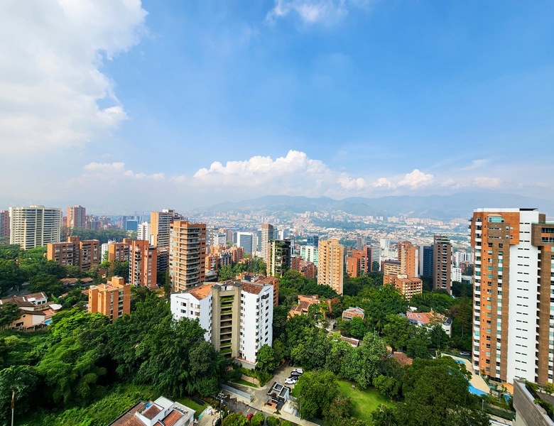 Apartamento Amoblado en El Poblado, Sector Alejandria