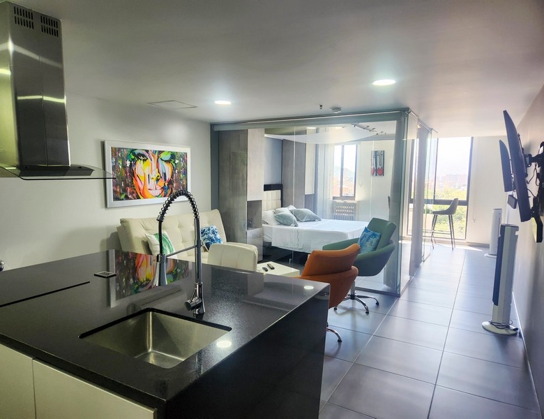 Apartamento Amoblado en Medellín. Laureles.