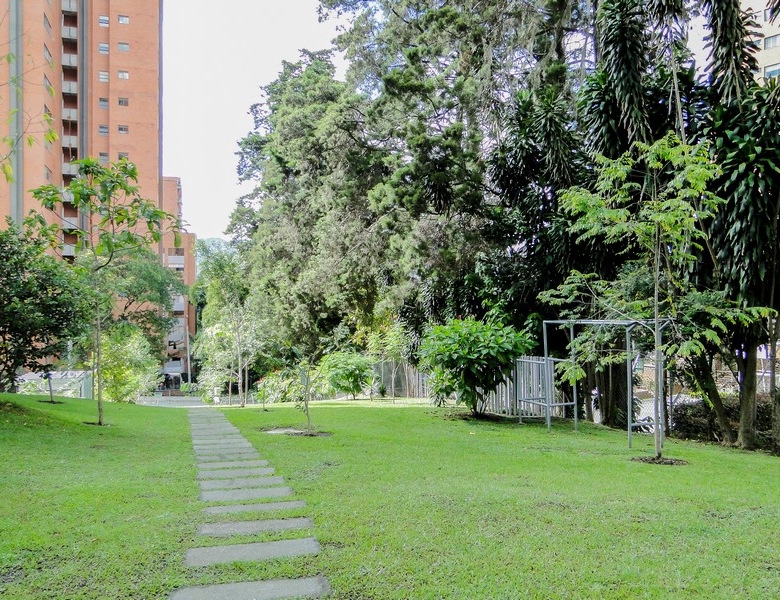 Apartamento Amoblado en Medellín. El Poblado