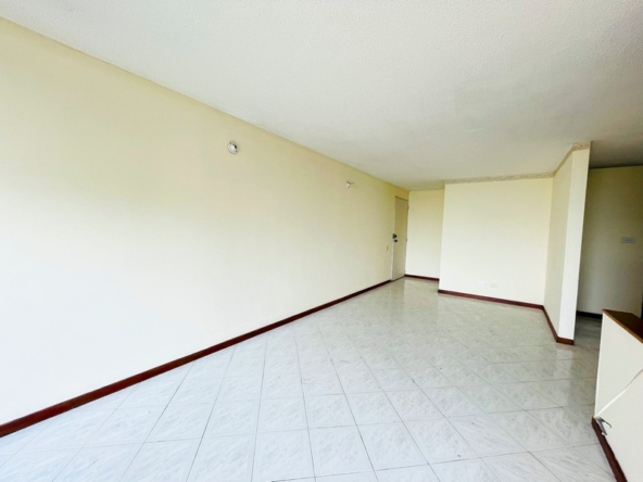 Apartamento convencional en Medellín, Sector Loma De Los Bernal