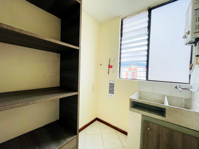 Apartamento convencional en Medellín, Sector Loma De Los Bernal