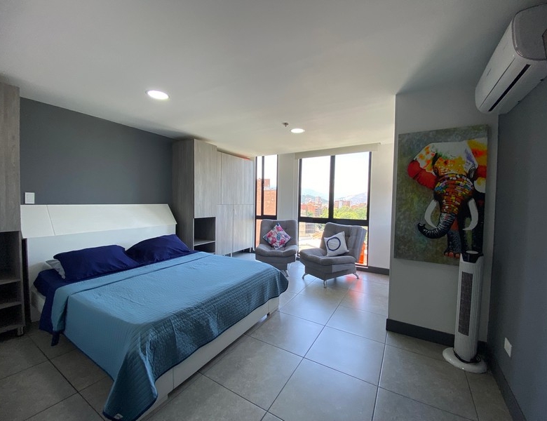 Apartamento Amoblado en Medellín. Laureles.