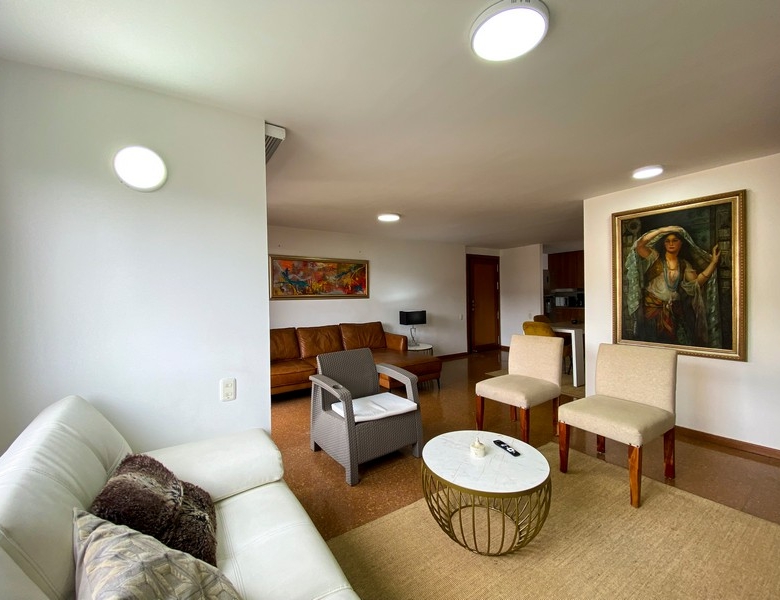 Apartamento Amoblado en Medellín, El Poblado.