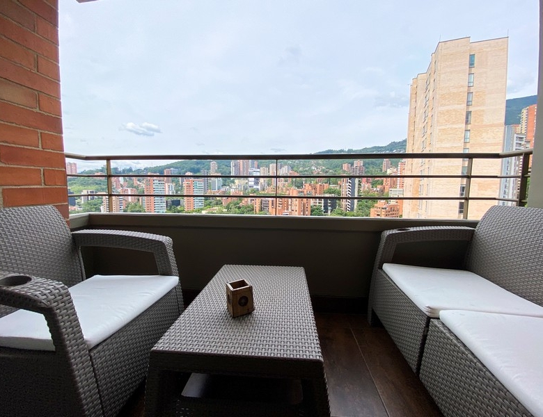 Apartamento Amoblado en Medellín, El Poblado.